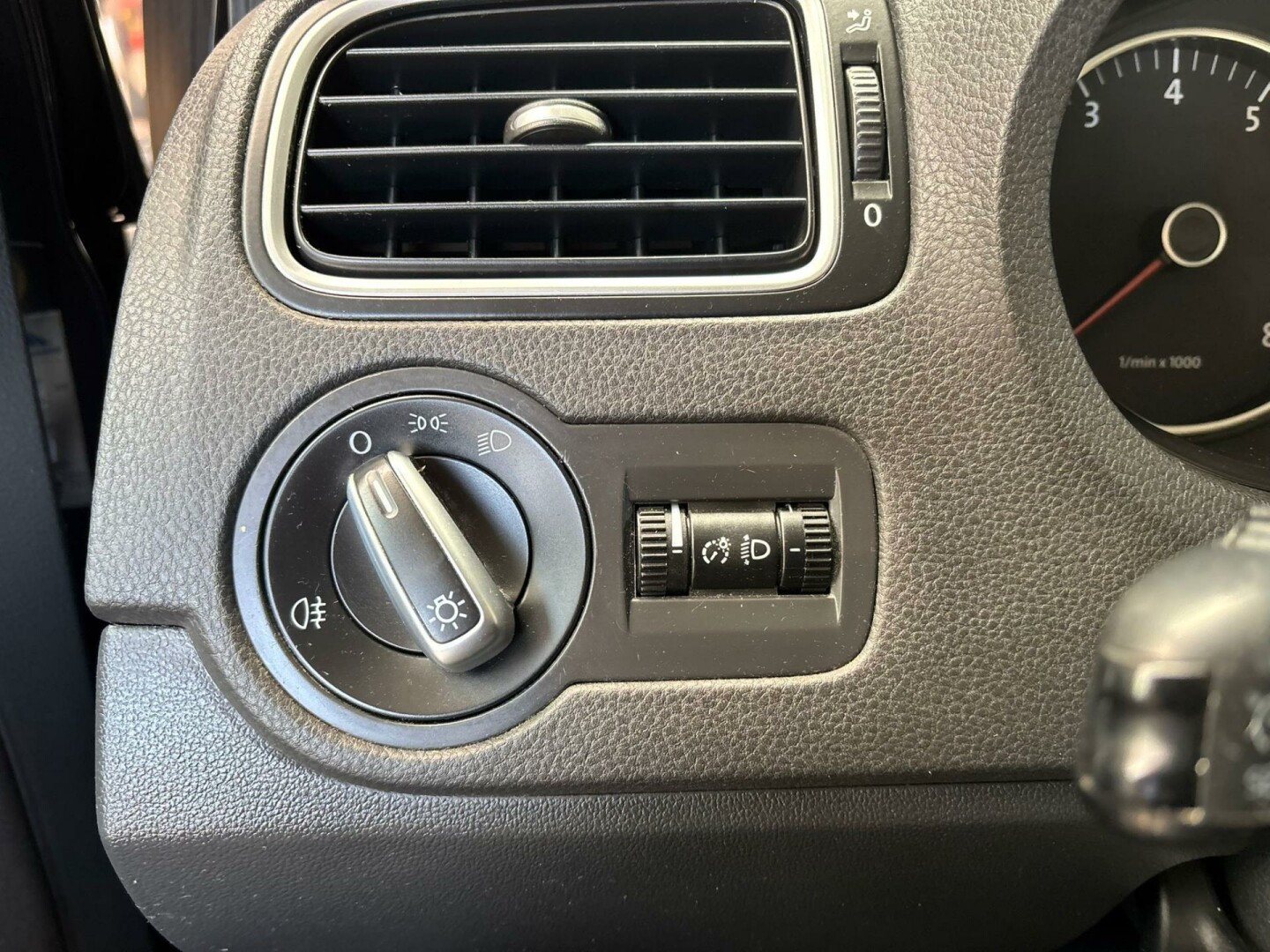 Volkswagen-Polo-18