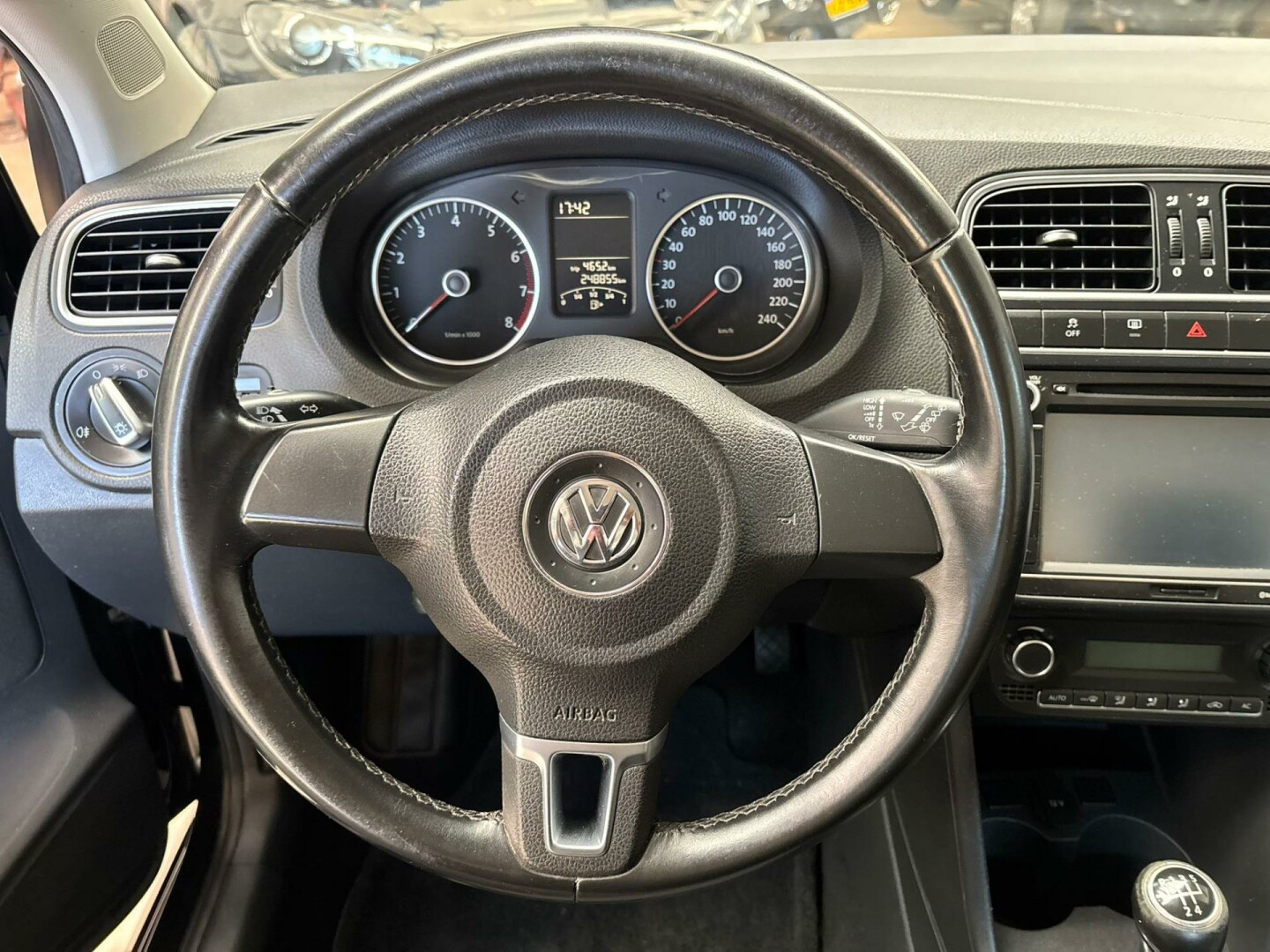 Volkswagen-Polo-19