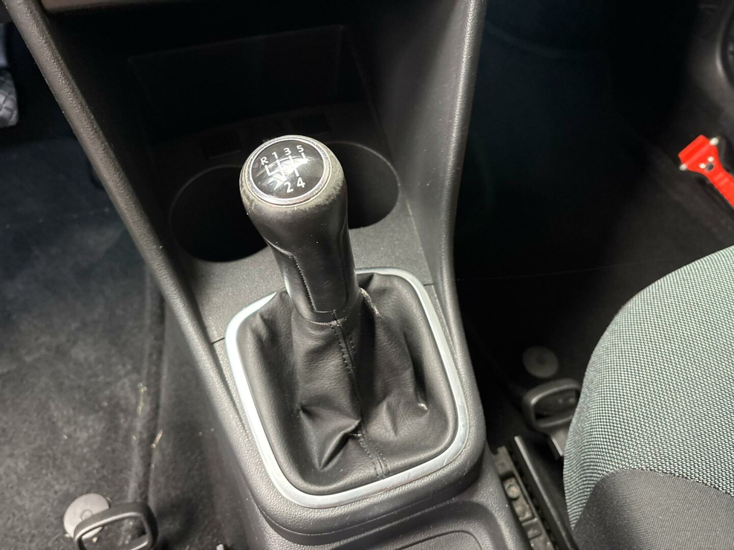Volkswagen-Polo-23