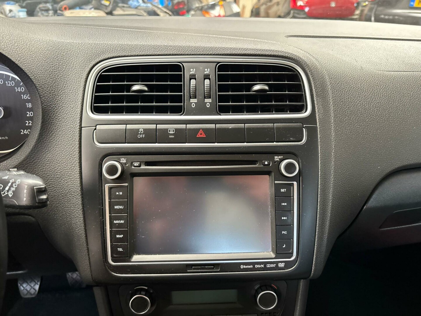 Volkswagen-Polo-25